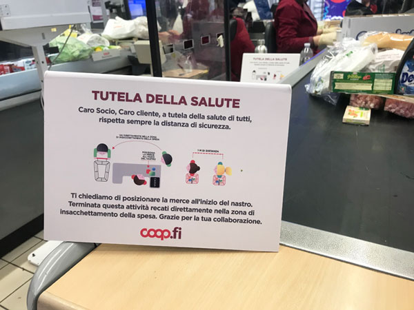 イタリアのスーパーのコロナウイルス対策