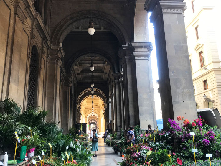 フィレンツェの花市場