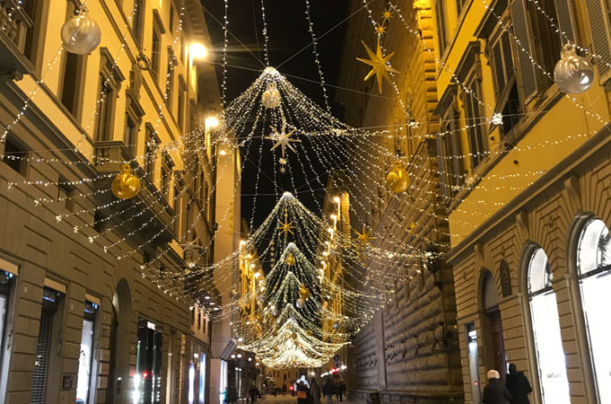 イタリア、フィレンツェのクリスマスイルミネーション