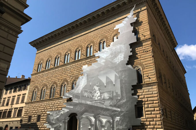 フィレンツェに巨大な「傷」出現。ストロッツィ宮殿