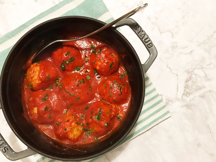 チキンボールのトマトソース煮込み
